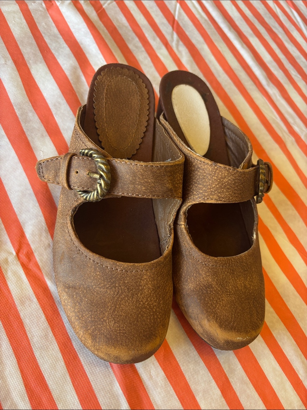 Bare trap Luna mules! Size 7
